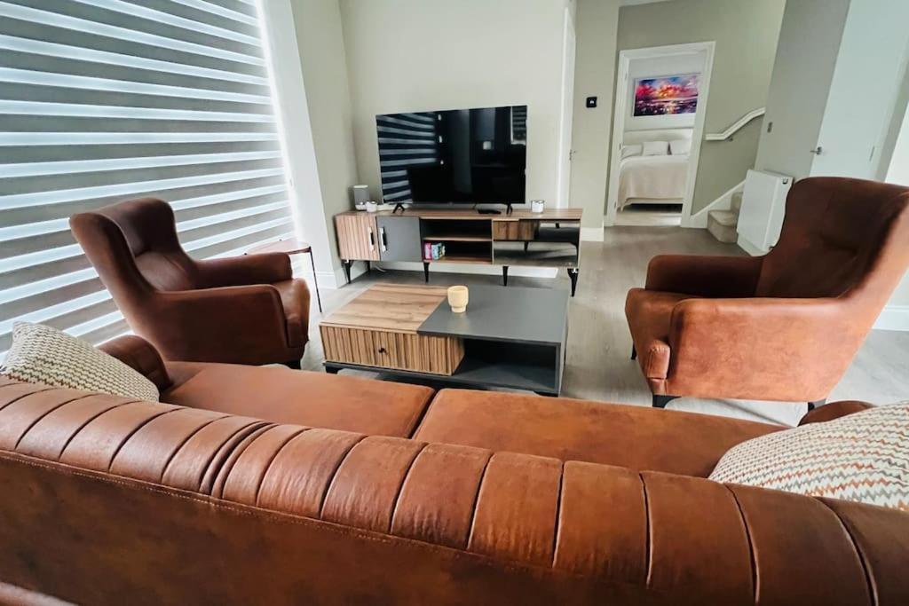 A House Designed For You… Edmonton Extérieur photo