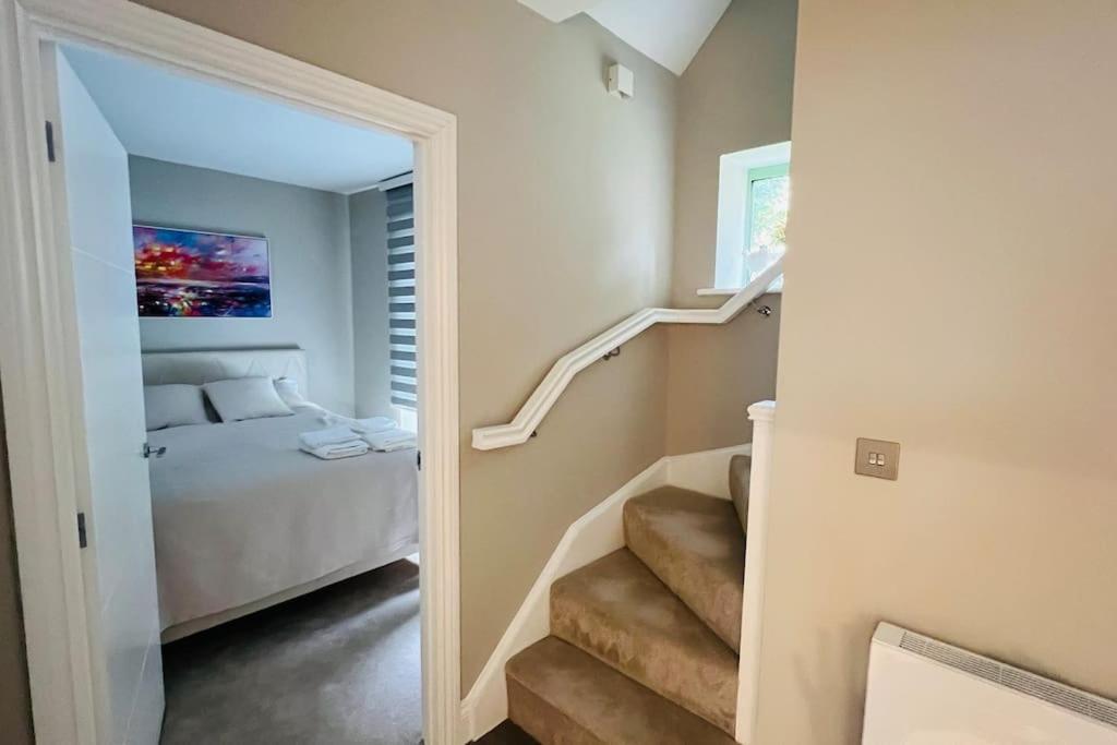 A House Designed For You… Edmonton Extérieur photo